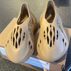 Adidas Yeezy Foam RNNR